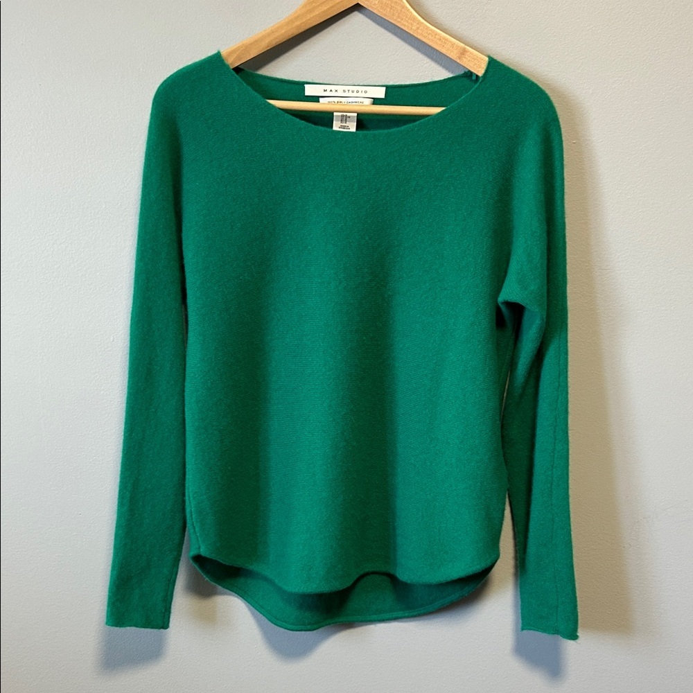 Max Studio Green Quiet Luxury Minimalist Cashmere Sweater Medium